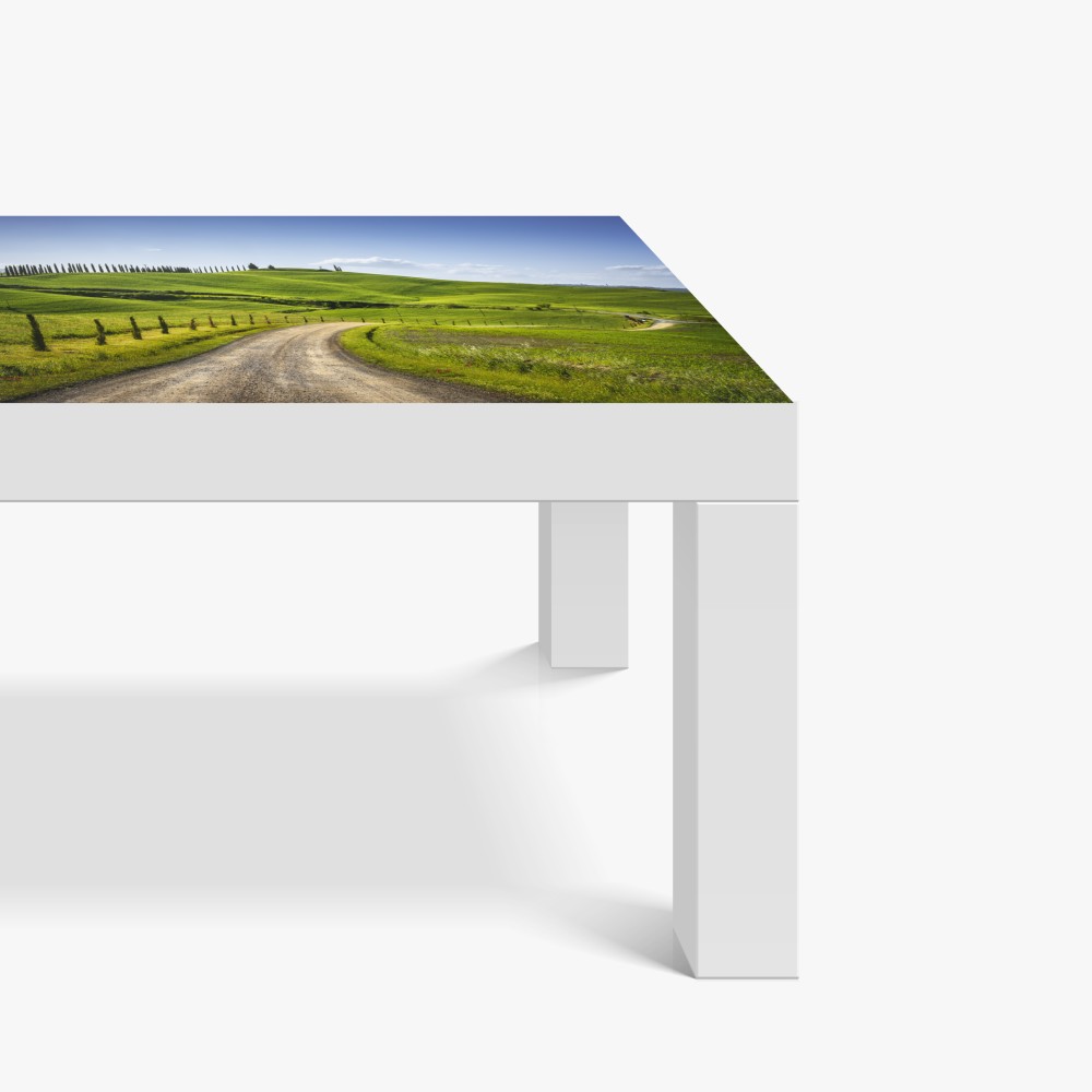 Naklejka na biurko i stół wiejska droga w Toskanii przez zielone wzgórza – Wallissimo® Naklejka na biurko i stół wiejska droga w Toskanii przez zielone wzgórza – Wallissimo®