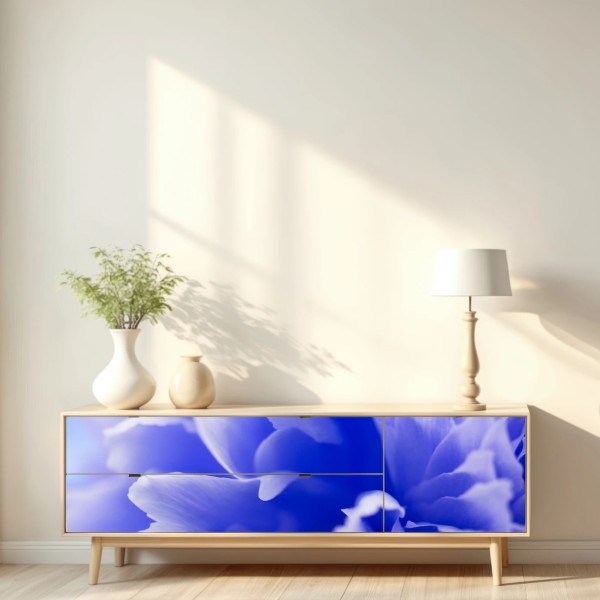 Naklejka repozycjonowalna delikatny niebieski abstrakcyjny kwiat zbliżenie – Wallissimo® Naklejka repozycjonowalna delikatny niebieski abstrakcyjny kwiat zbliżenie – Wallissimo®