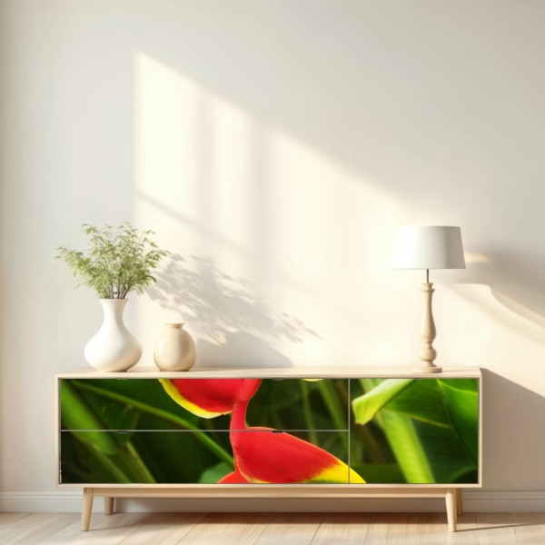 Naklejka repozycjonowalna wibrująca heliconia w tropikalnym listowiu – Wallissimo® Naklejka repozycjonowalna wibrująca heliconia w tropikalnym listowiu – Wallissimo®