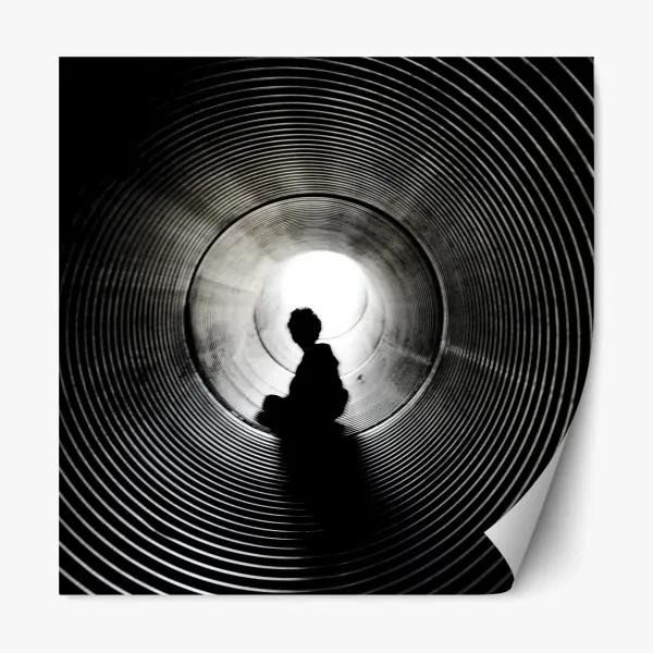 Naklejka repozycjonowalna sylwetka w spiralnym tunelu