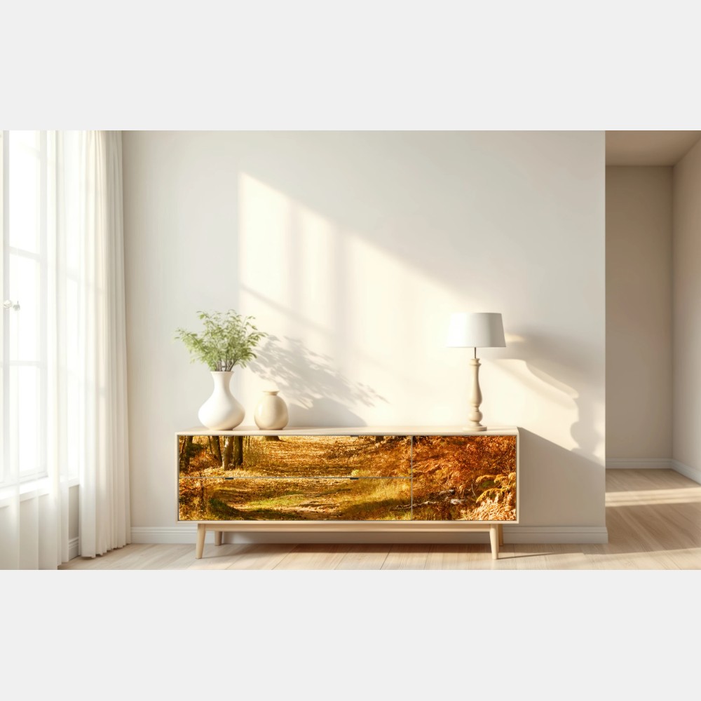 Naklejka repozycjonowalna jesienna leśna ścieżka ze złotym światłem – Wallissimo® Naklejka repozycjonowalna jesienna leśna ścieżka ze złotym światłem – Wallissimo®