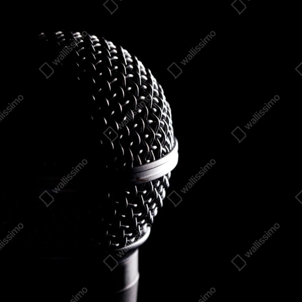 Naklejka repozycjonowalna dramatyczne zbliżenie mikrofonu – Wallissimo® Naklejka repozycjonowalna dramatyczne zbliżenie mikrofonu – Wallissimo®