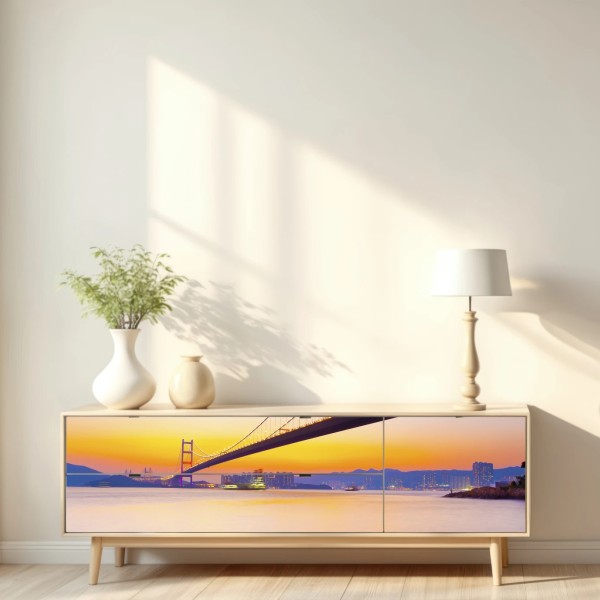Naklejka repozycjonowalna złoty zachód słońca nad mostem wiszącym – Wallissimo® Naklejka repozycjonowalna złoty zachód słońca nad mostem wiszącym – Wallissimo®