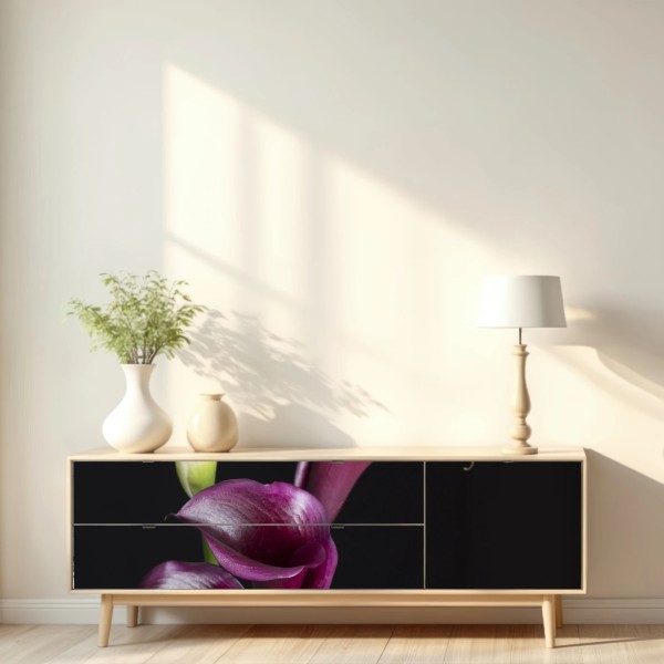 Naklejka repozycjonowalna bukiet fioletowych i białych kalii – Wallissimo® Naklejka repozycjonowalna bukiet fioletowych i białych kalii – Wallissimo®