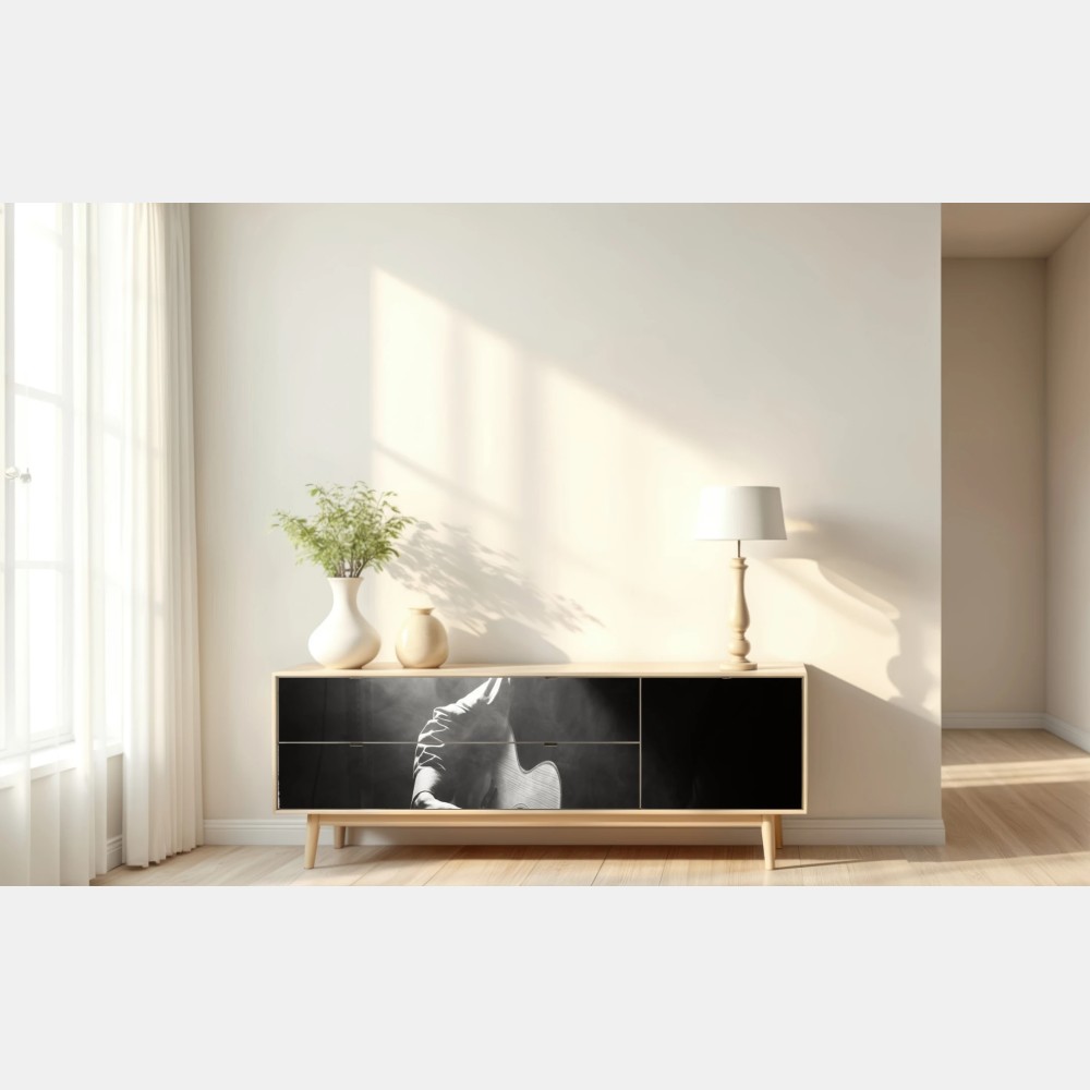 Naklejka repozycjonowalna sylwetka gitarzysty w świetle reflektora – Wallissimo® Naklejka repozycjonowalna sylwetka gitarzysty w świetle reflektora – Wallissimo®