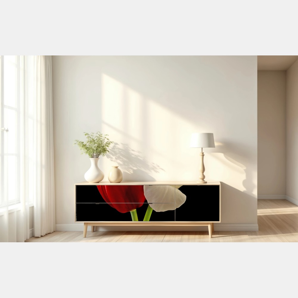 Naklejka repozycjonowalna czerwono-białe tulipany na czarnym tle – Wallissimo® Naklejka repozycjonowalna czerwono-białe tulipany na czarnym tle – Wallissimo®
