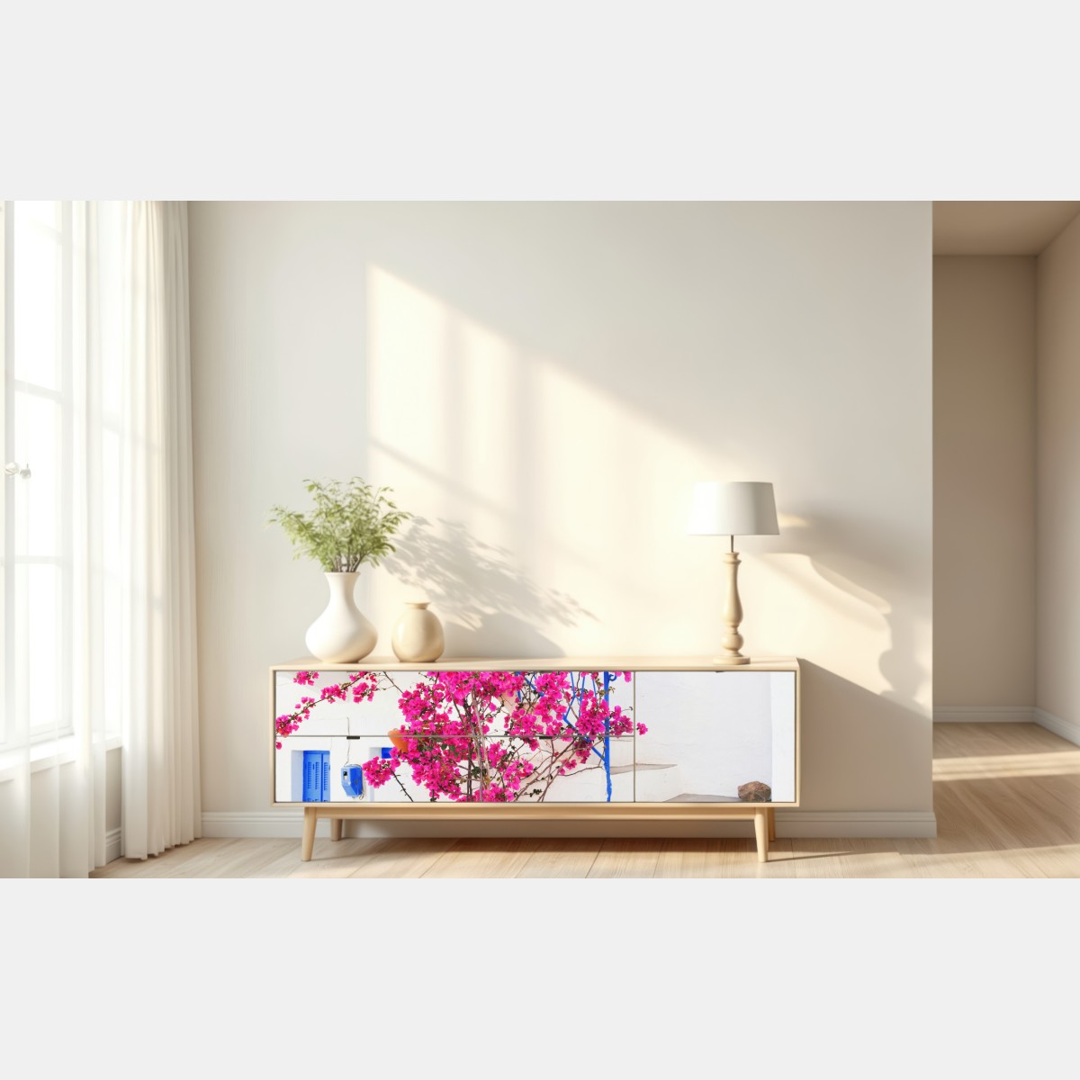 Naklejka repozycjonowalna różowa bugenwilla na białym domu na greckiej wyspie – Wallissimo® Naklejka repozycjonowalna różowa bugenwilla na białym domu na greckiej wyspie – Wallissimo®