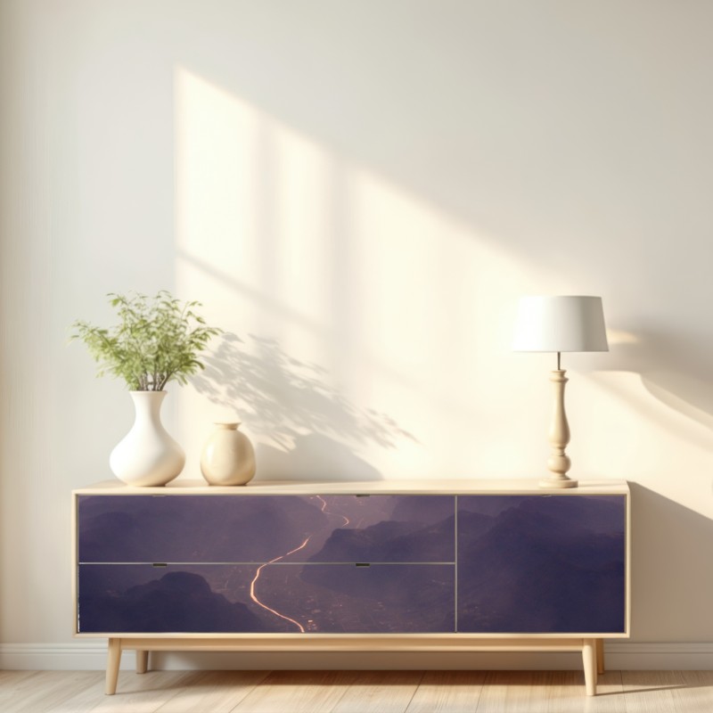 Naklejka repozycjonowalna mglista pastelowa dolina górska – Wallissimo® Naklejka repozycjonowalna mglista pastelowa dolina górska – Wallissimo®