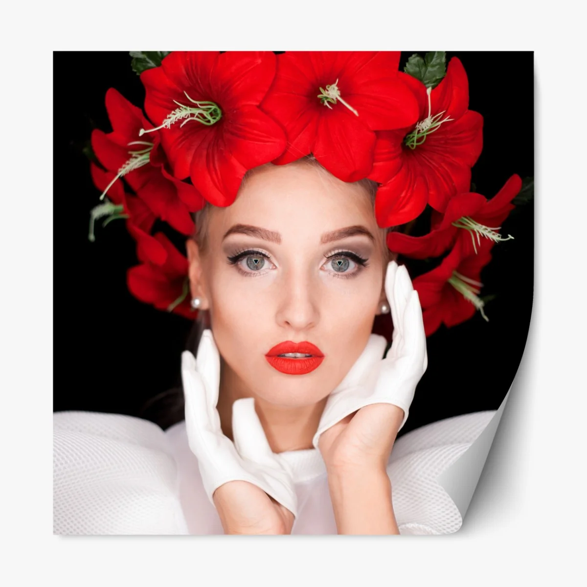 Naklejka repozycjonowalna elegancki portret z wiankiem z czerwonych kwiatów – Wallissimo® Naklejka repozycjonowalna elegancki portret z wiankiem z czerwonych kwiatów – Wallissimo®