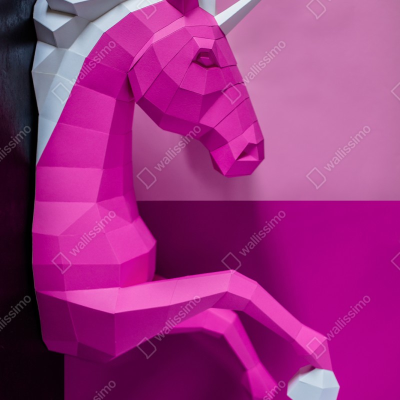 Naklejka repozycjonowalna różowy geometryczny jednorożec na ścianę – Wallissimo® Naklejka repozycjonowalna różowy geometryczny jednorożec na ścianę – Wallissimo®