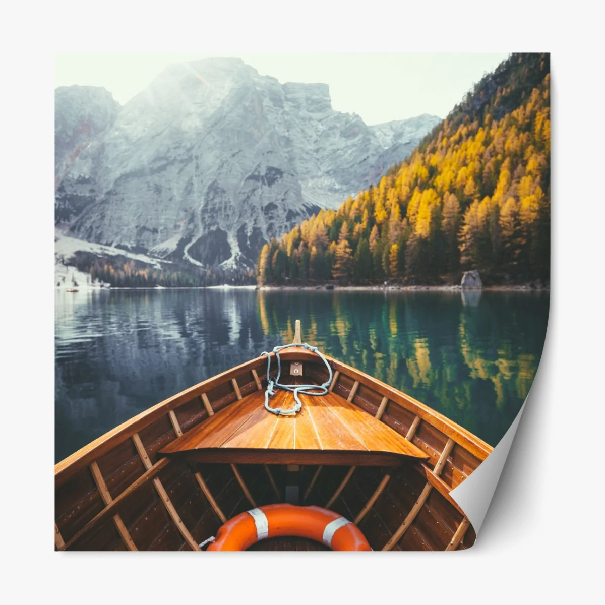 Naklejka repozycjonowalna wschód słońca nad Lago di Braies – Wallissimo® Naklejka repozycjonowalna wschód słońca nad Lago di Braies – Wallissimo®