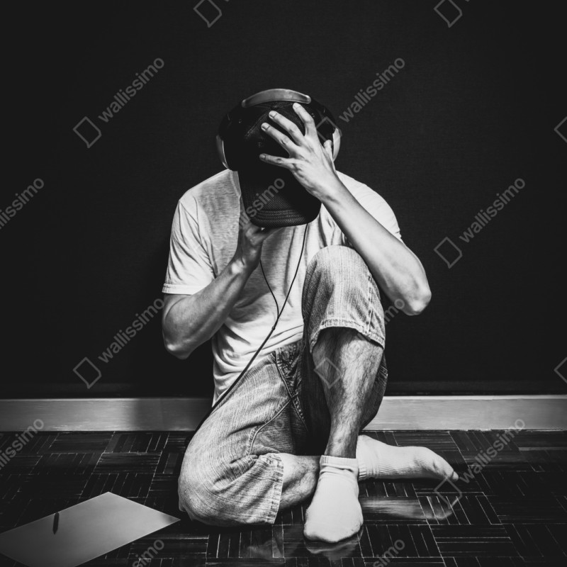 Naklejka repozycjonowalna introwertyczny muzyk przy klawiaturze – Wallissimo® Naklejka repozycjonowalna introwertyczny muzyk przy klawiaturze – Wallissimo®