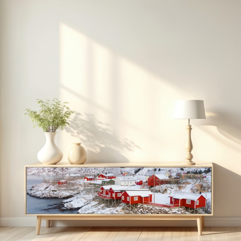 Naklejka repozycjonowalna czerwone domki nad zaśnieżoną górą – Wallissimo® Naklejka repozycjonowalna czerwone domki nad zaśnieżoną górą – Wallissimo®