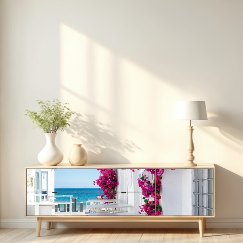 Naklejka repozycjonowalna słoneczna śródziemnomorska alejka z bugenwillą – Wallissimo® Naklejka repozycjonowalna słoneczna śródziemnomorska alejka z bugenwillą – Wallissimo®