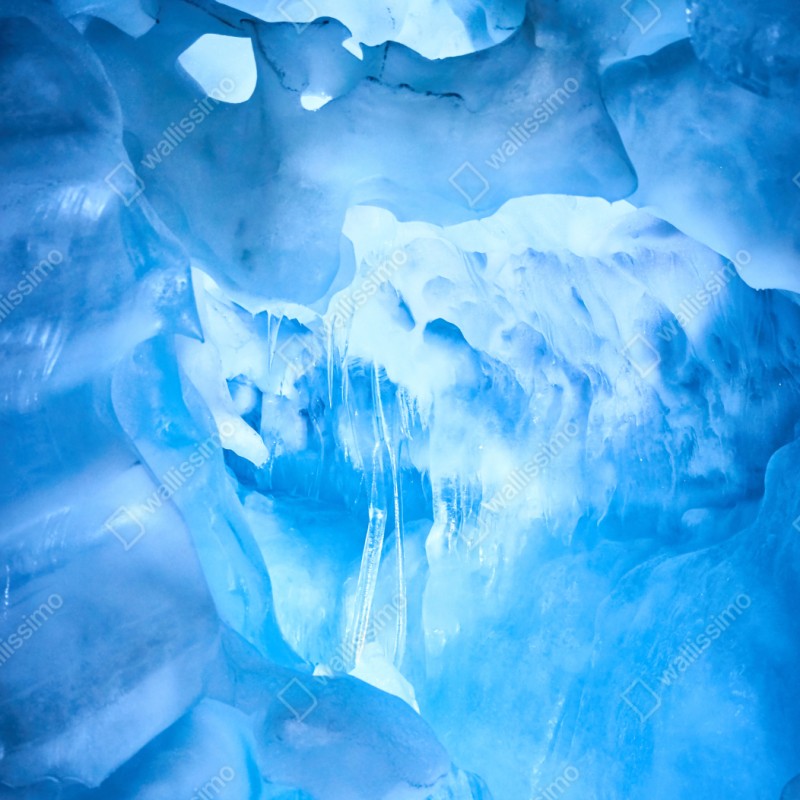 Naklejka repozycjonowalna eteryczna niebieska jaskinia lodowa – Wallissimo® Naklejka repozycjonowalna eteryczna niebieska jaskinia lodowa – Wallissimo®