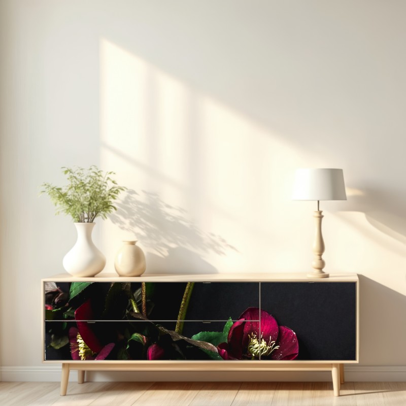 Naklejka repozycjonowalna mroczna fioletowa kompozycja kwiatowa – Wallissimo® Naklejka repozycjonowalna mroczna fioletowa kompozycja kwiatowa – Wallissimo®