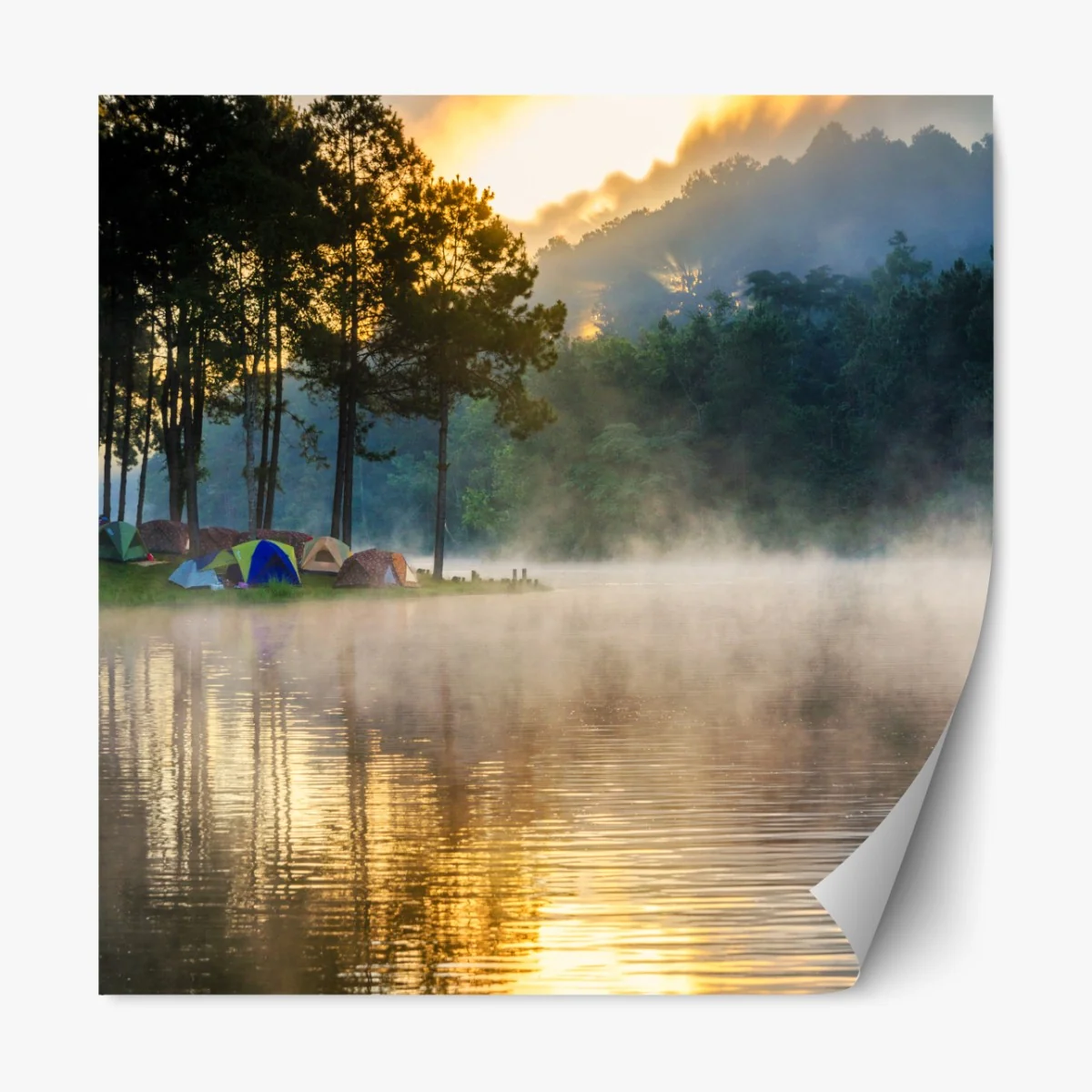 Naklejka repozycjonowalna poranna mgła nad jeziorem Pang Oung, Mae Hong Son – Wallissimo® Naklejka repozycjonowalna poranna mgła nad jeziorem Pang Oung, Mae Hong Son – Wallissimo®