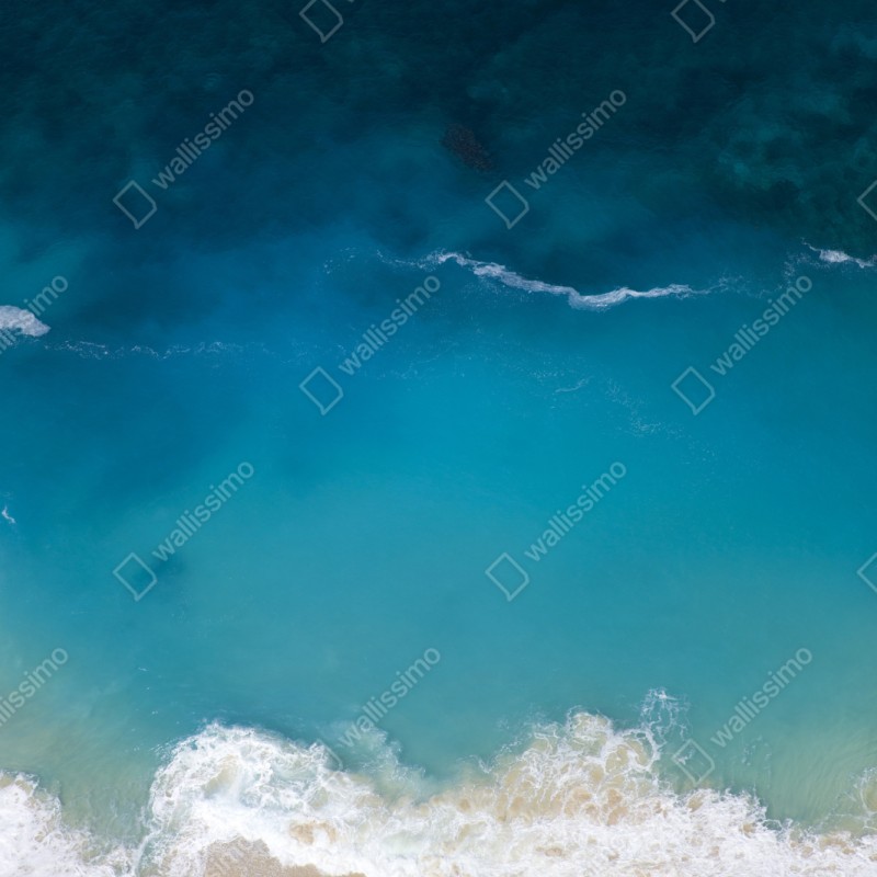 Naklejka repozycjonowalna powietrzny widok turkusowej plaży na Nusa Penida – Wallissimo® Naklejka repozycjonowalna powietrzny widok turkusowej plaży na Nusa Penida – Wallissimo®