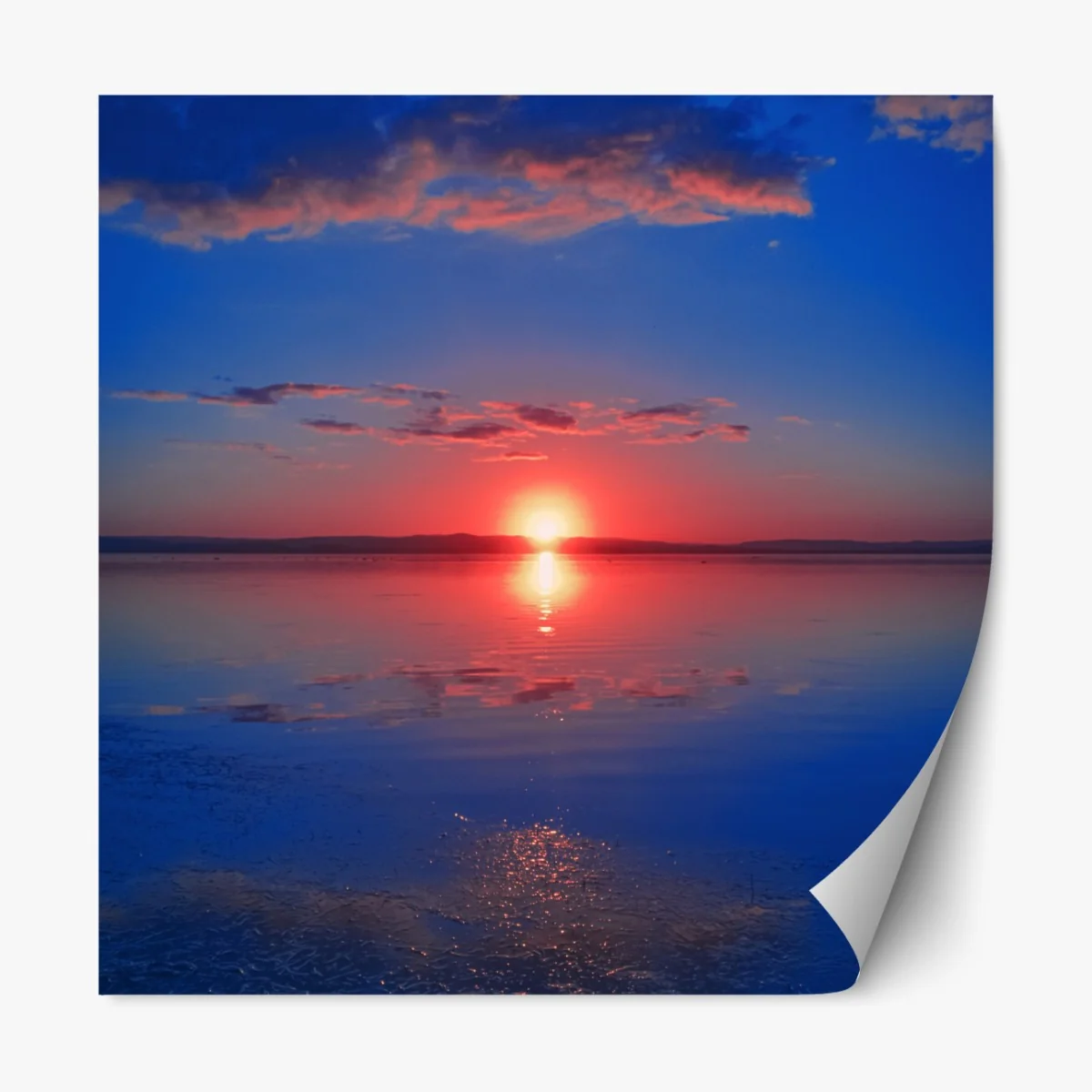 Naklejka repozycjonowalna zachód słońca nad spokojnym morzem z żywym odbiciem – Wallissimo® Naklejka repozycjonowalna zachód słońca nad spokojnym morzem z żywym odbiciem – Wallissimo®