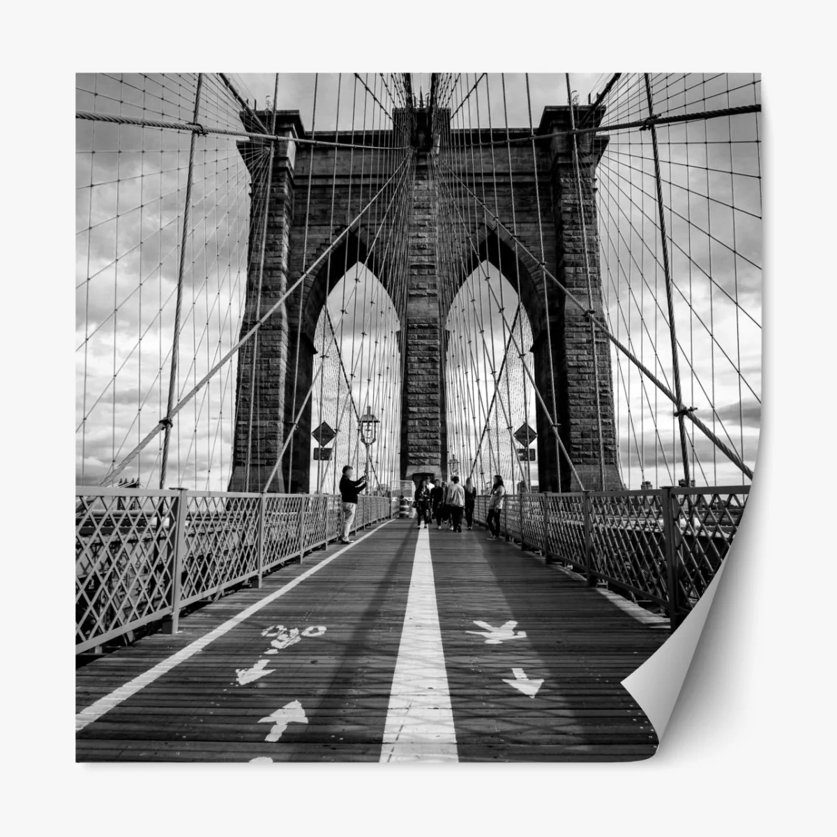 Naklejka repozycjonowalna most Brooklyński w monochromatycznej perspektywie – Wallissimo® Naklejka repozycjonowalna most Brooklyński w monochromatycznej perspektywie – Wallissimo®