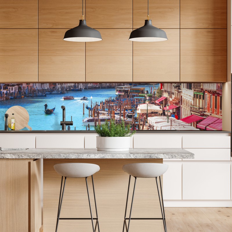 Naklejka repozycjonowalna rzeka z lotu ptaka w mchem porośniętym wąwozie – Wallissimo®