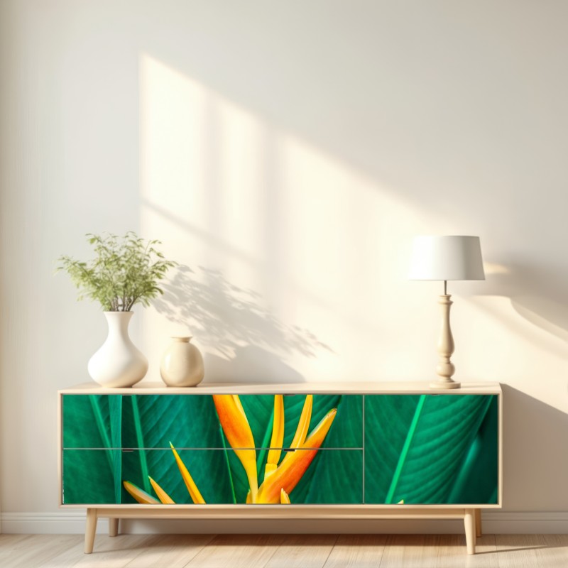 Naklejka repozycjonowalna intensywny tropikalny ptak rajski na zielonych liściach – Wallissimo® Naklejka repozycjonowalna intensywny tropikalny ptak rajski na zielonych liściach – Wallissimo®