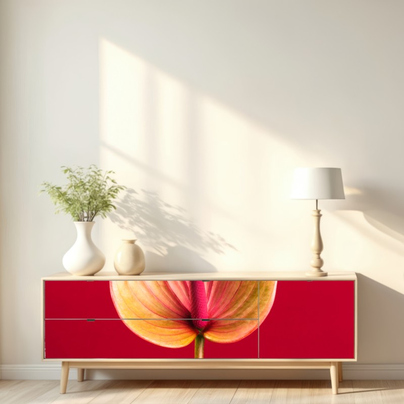 Naklejka repozycjonowalna eleganckie anturium na czerwonym tle – Wallissimo® Naklejka repozycjonowalna eleganckie anturium na czerwonym tle – Wallissimo®