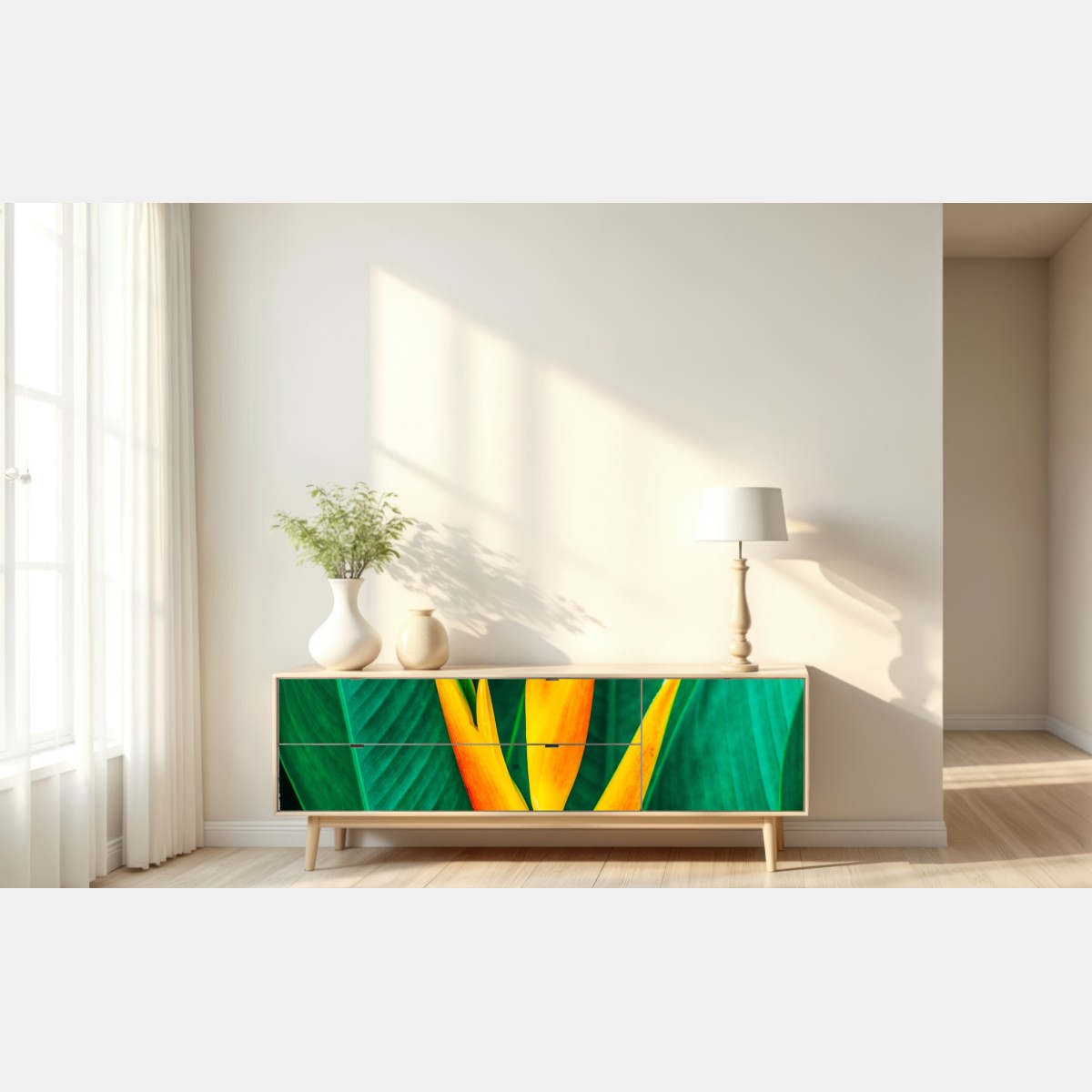 Naklejka repozycjonowalna żywy tropikalny kwiat heliconia na tle zielonych liści – Wallissimo® Naklejka repozycjonowalna żywy tropikalny kwiat heliconia na tle zielonych liści – Wallissimo®