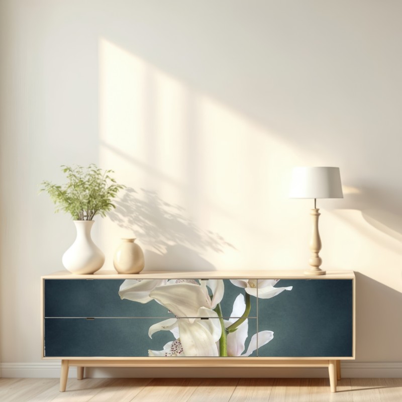 Naklejka repozycjonowalna delikatne białe storczyki na stonowanym tle – Wallissimo® Naklejka repozycjonowalna delikatne białe storczyki na stonowanym tle – Wallissimo®