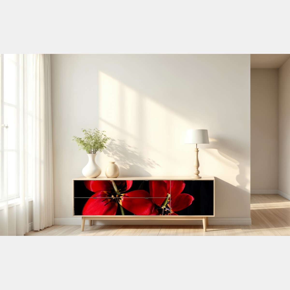 Naklejka repozycjonowalna trzy czerwone tulipany na czarnym tle – Wallissimo® Naklejka repozycjonowalna trzy czerwone tulipany na czarnym tle – Wallissimo®