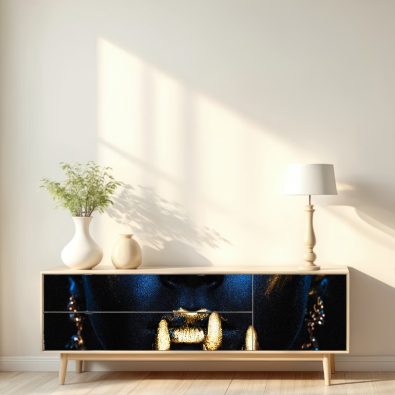 Naklejka repozycjonowalna mistyczny portret w złocie i błękicie – Wallissimo® Naklejka repozycjonowalna mistyczny portret w złocie i błękicie – Wallissimo®