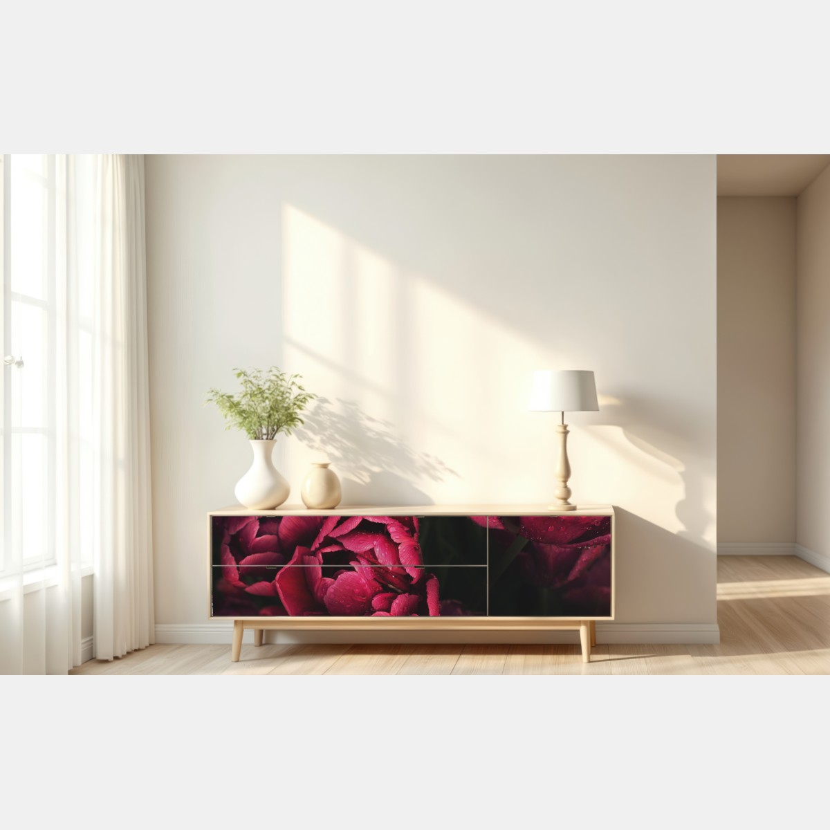 Naklejka repozycjonowalna głębokie bordowe kwiaty z kroplami wody – Wallissimo® Naklejka repozycjonowalna głębokie bordowe kwiaty z kroplami wody – Wallissimo®