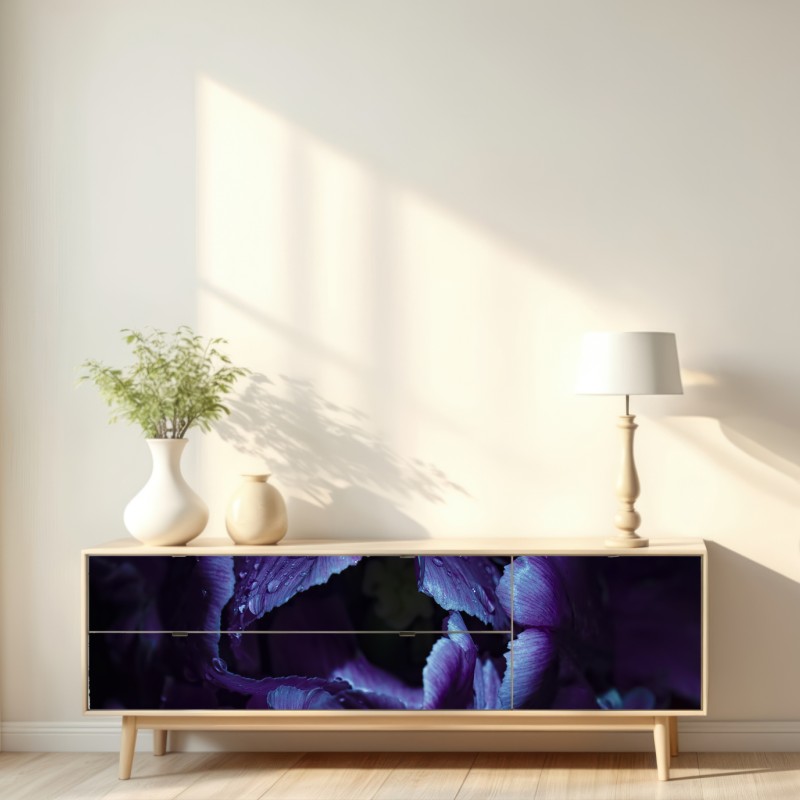 Naklejka repozycjonowalna fioletowy tulipan w ultrafiolecie – Wallissimo® Naklejka repozycjonowalna fioletowy tulipan w ultrafiolecie – Wallissimo®