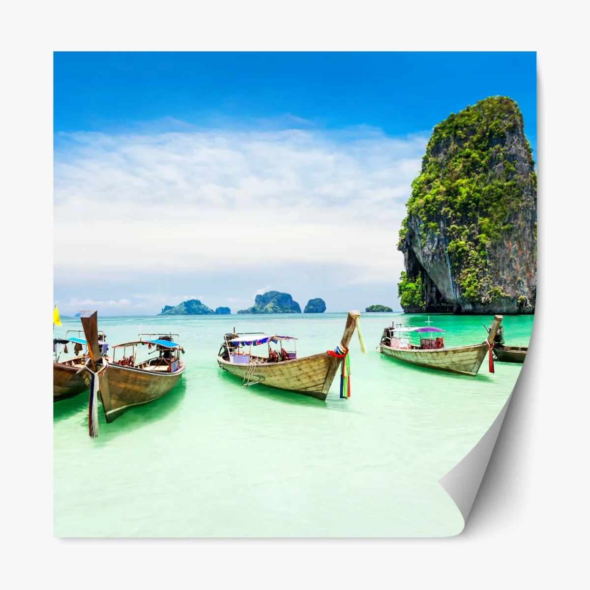 Naklejka repozycjonowalna tropikalne łodzie longtail na turkusowej plaży – Wallissimo® Naklejka repozycjonowalna tropikalne łodzie longtail na turkusowej plaży – Wallissimo®