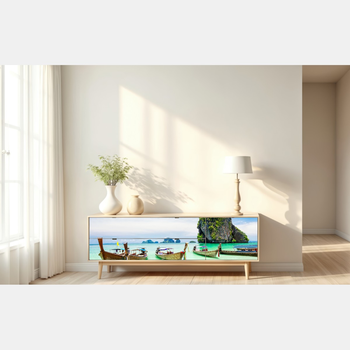 Naklejka repozycjonowalna tropikalne łodzie longtail na turkusowej plaży – Wallissimo® Naklejka repozycjonowalna tropikalne łodzie longtail na turkusowej plaży – Wallissimo®