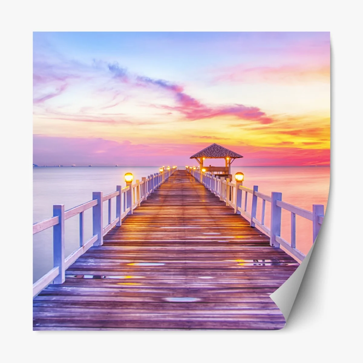 Naklejka repozycjonowalna molo o zachodzie słońca nad spokojnym horyzontem – Wallissimo® Naklejka repozycjonowalna molo o zachodzie słońca nad spokojnym horyzontem – Wallissimo®