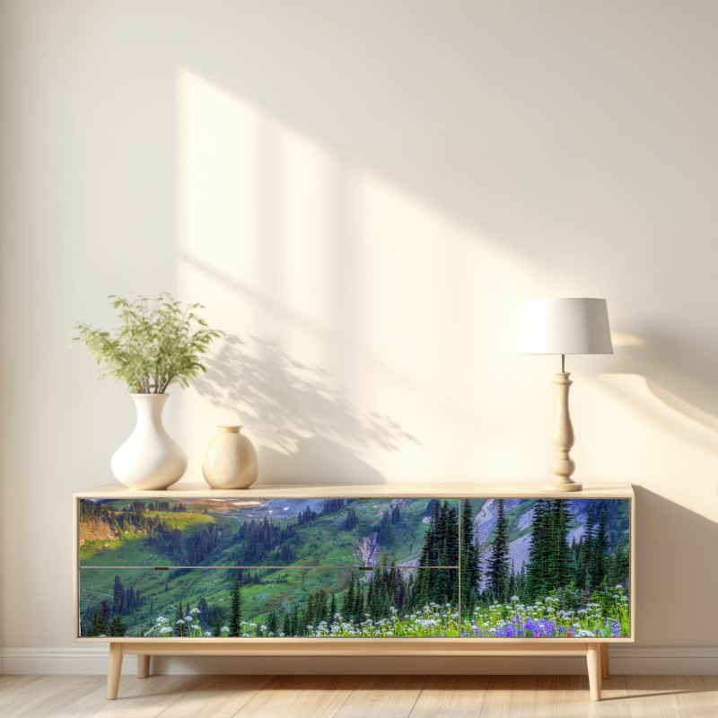 Naklejka repozycjonowalna alpejska łąka pełna kwiatów u stóp ośnieżonych szczytów – Wallissimo® Naklejka repozycjonowalna alpejska łąka pełna kwiatów u stóp ośnieżonych szczytów – Wallissimo®