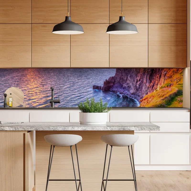 Naklejka repozycjonowalna ciemny marmur ze złotymi i kremowymi żyłami – Wallissimo®