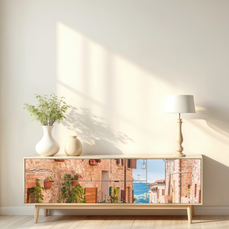 Naklejka repozycjonowalna średniowieczna ulica w Toskanii z doniczkami z kwiatami – Wallissimo® Naklejka repozycjonowalna średniowieczna ulica w Toskanii z doniczkami z kwiatami – Wallissimo®