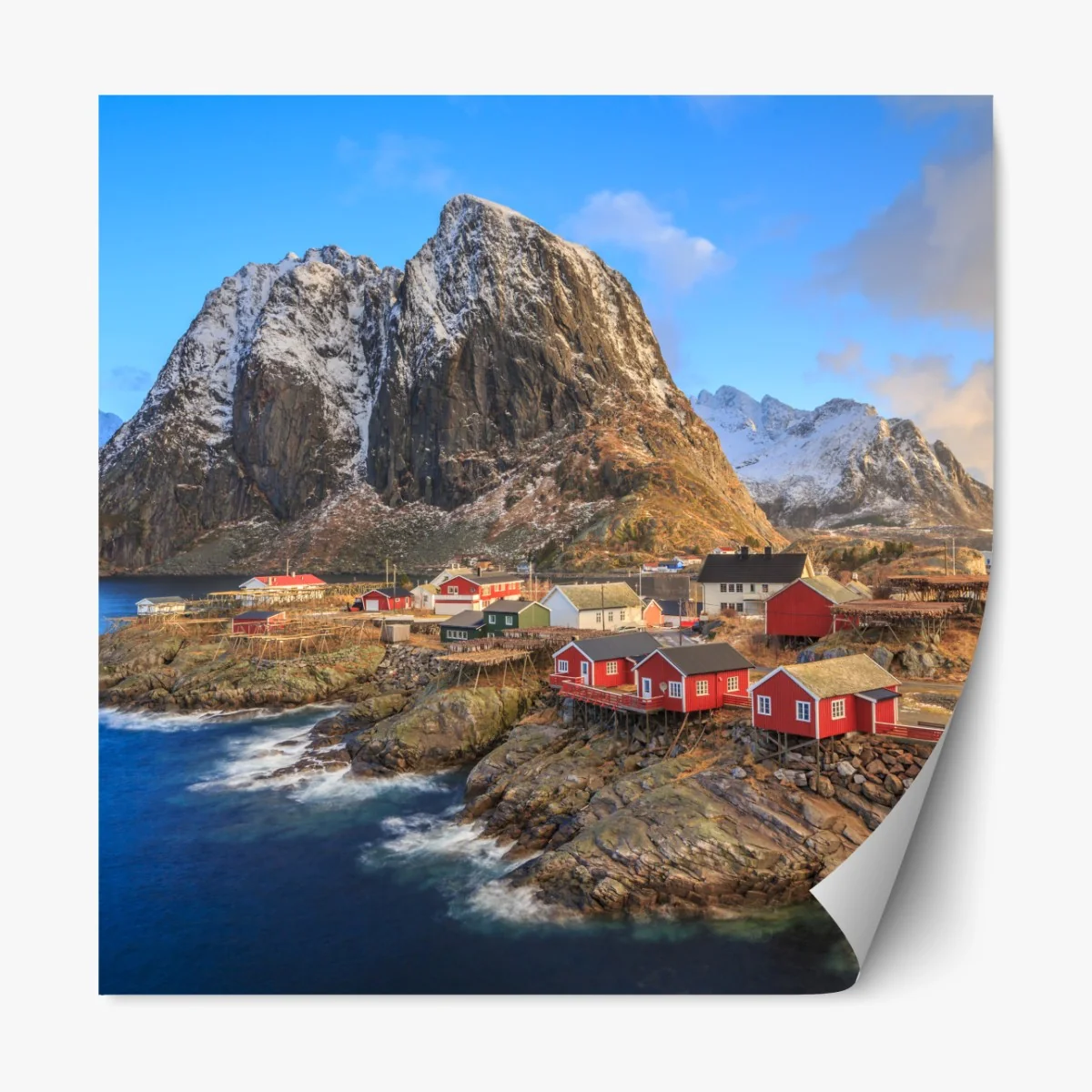 Naklejka repozycjonowalna wioska nadbrzeżna w Norwegii z czerwonymi domkami – Wallissimo® Naklejka repozycjonowalna wioska nadbrzeżna w Norwegii z czerwonymi domkami – Wallissimo®
