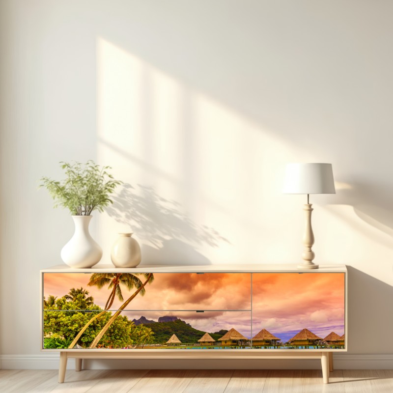 Naklejka repozycjonowalna zachód słońca w Bora Bora nad bungalowami na wodzie – Wallissimo® Naklejka repozycjonowalna zachód słońca w Bora Bora nad bungalowami na wodzie – Wallissimo®