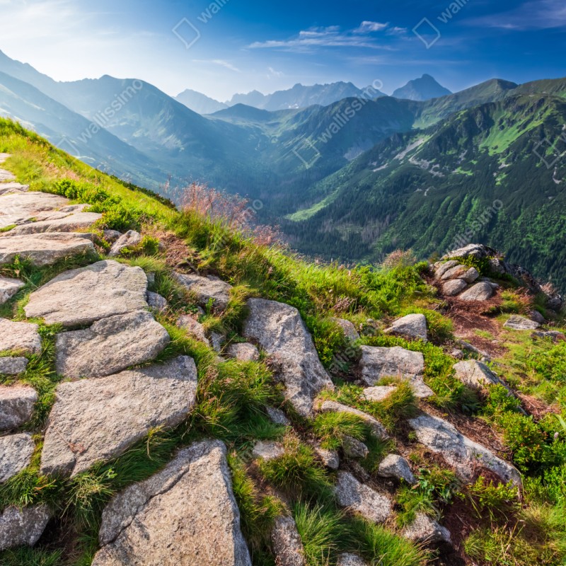 Naklejka repozycjonowalna wschód słońca nad szlakiem w Tatrach – Wallissimo® Naklejka repozycjonowalna wschód słońca nad szlakiem w Tatrach – Wallissimo®