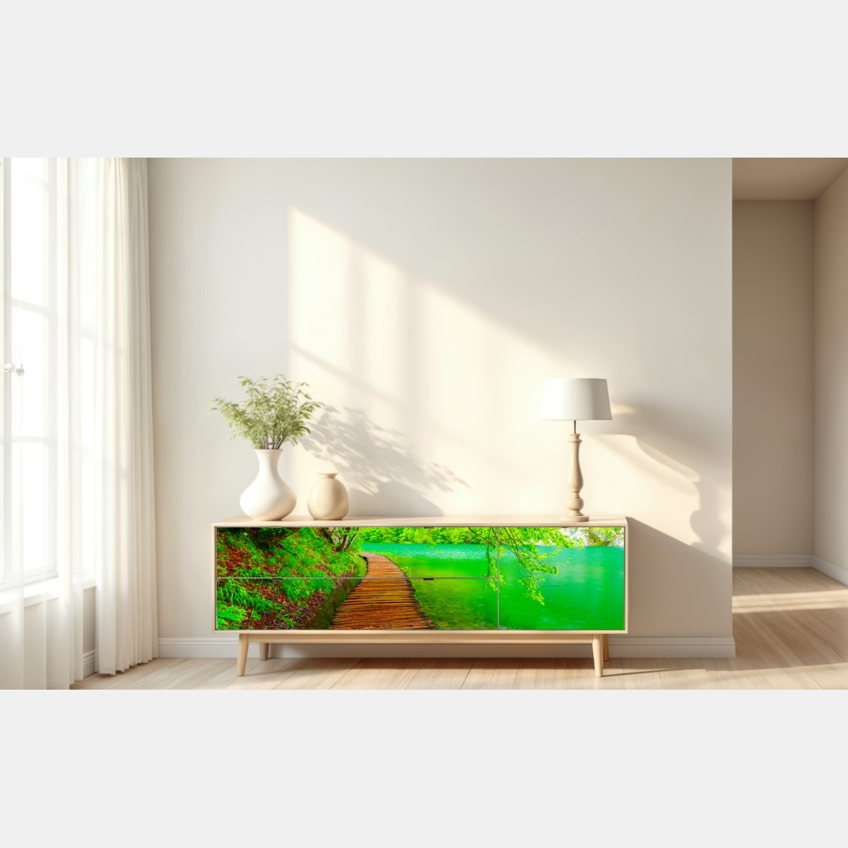 Naklejka repozycjonowalna spokojny zielony pomost nad jeziorem – Wallissimo® Naklejka repozycjonowalna spokojny zielony pomost nad jeziorem – Wallissimo®