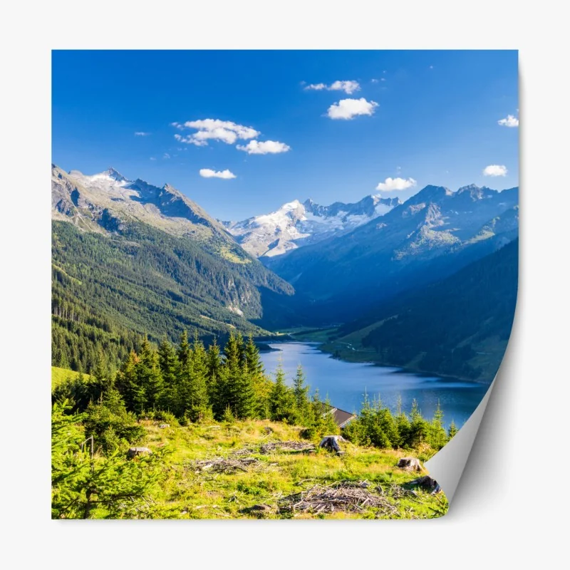 Naklejka repozycjonowalna słoneczna uliczka z niebieskimi krzesłami – Wallissimo®