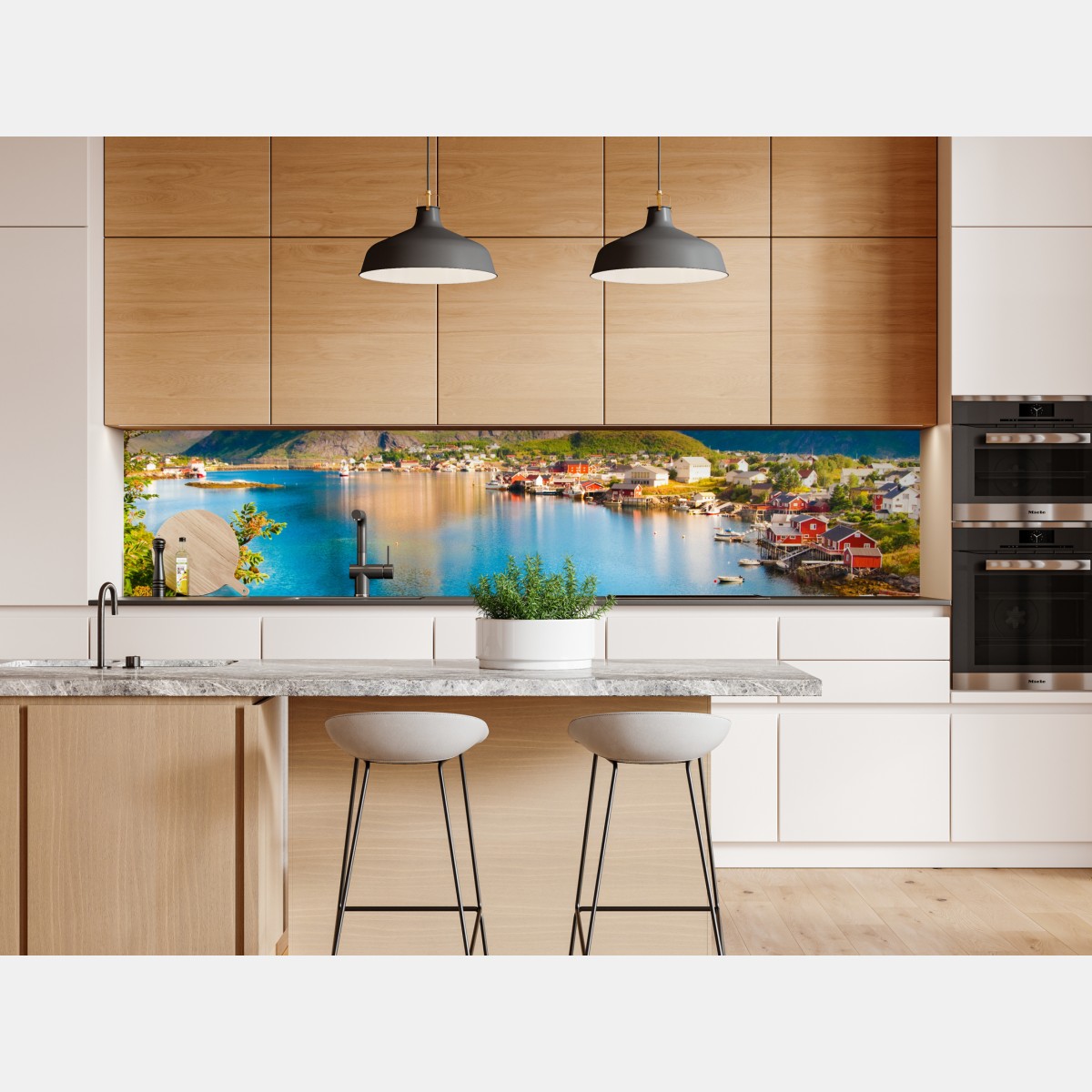 Naklejka repozycjonowalna malowniczy fiord z górską wioską i odbiciami – Wallissimo® Naklejka repozycjonowalna malowniczy fiord z górską wioską i odbiciami – Wallissimo®