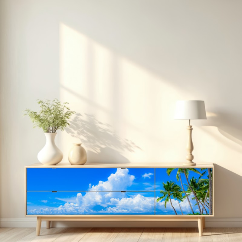 Naklejka repozycjonowalna tropikalna plaża z palmami pod błękitnym niebem – Wallissimo® Naklejka repozycjonowalna tropikalna plaża z palmami pod błękitnym niebem – Wallissimo®