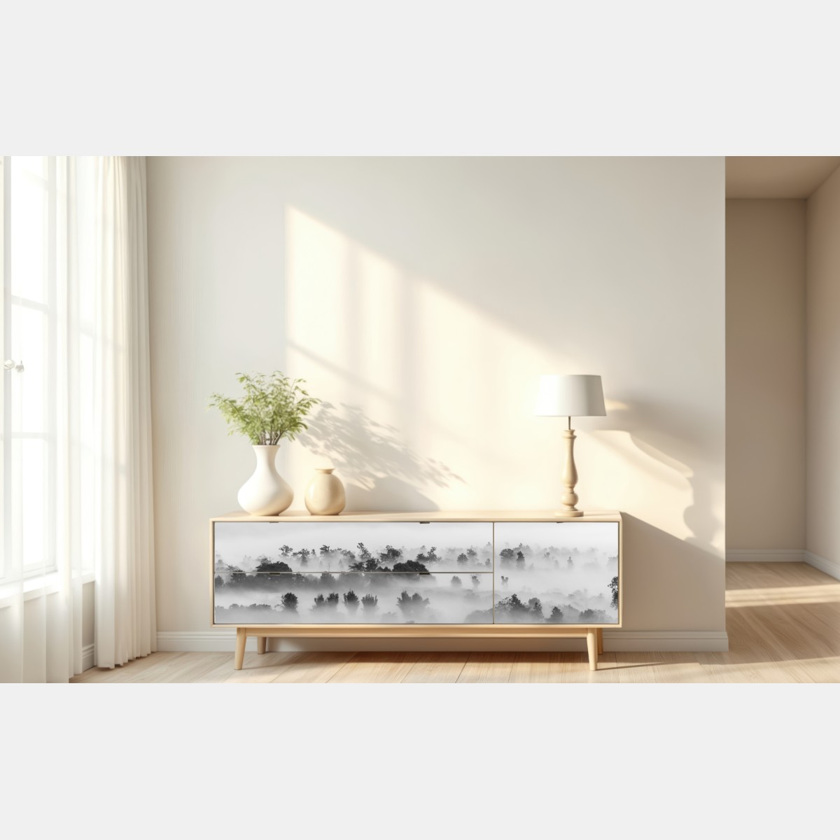 Naklejka repozycjonowalna mglisty las czarno-biały – Wallissimo® Naklejka repozycjonowalna mglisty las czarno-biały – Wallissimo®