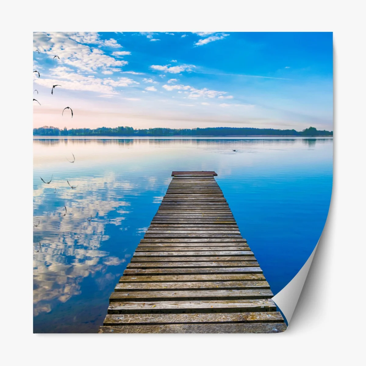 Naklejka repozycjonowalna spokojny pomost nad jeziorem Selment Wielki, Mazury – Wallissimo® Naklejka repozycjonowalna spokojny pomost nad jeziorem Selment Wielki, Mazury – Wallissimo®