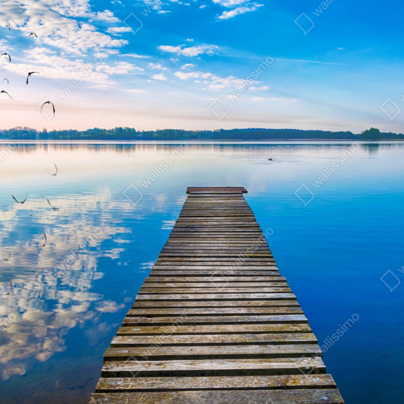 Naklejka repozycjonowalna spokojny pomost nad jeziorem Selment Wielki, Mazury – Wallissimo® Naklejka repozycjonowalna spokojny pomost nad jeziorem Selment Wielki, Mazury – Wallissimo®