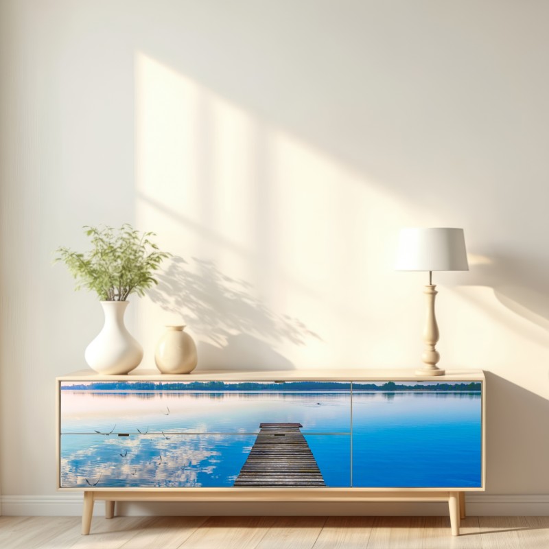 Naklejka repozycjonowalna spokojny pomost nad jeziorem Selment Wielki, Mazury – Wallissimo® Naklejka repozycjonowalna spokojny pomost nad jeziorem Selment Wielki, Mazury – Wallissimo®